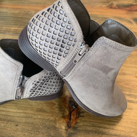 MIA Other - Mia kids slip on boots size 2